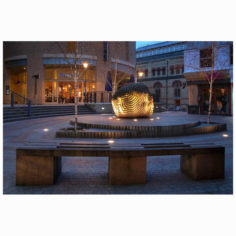 Spotlight sculpture